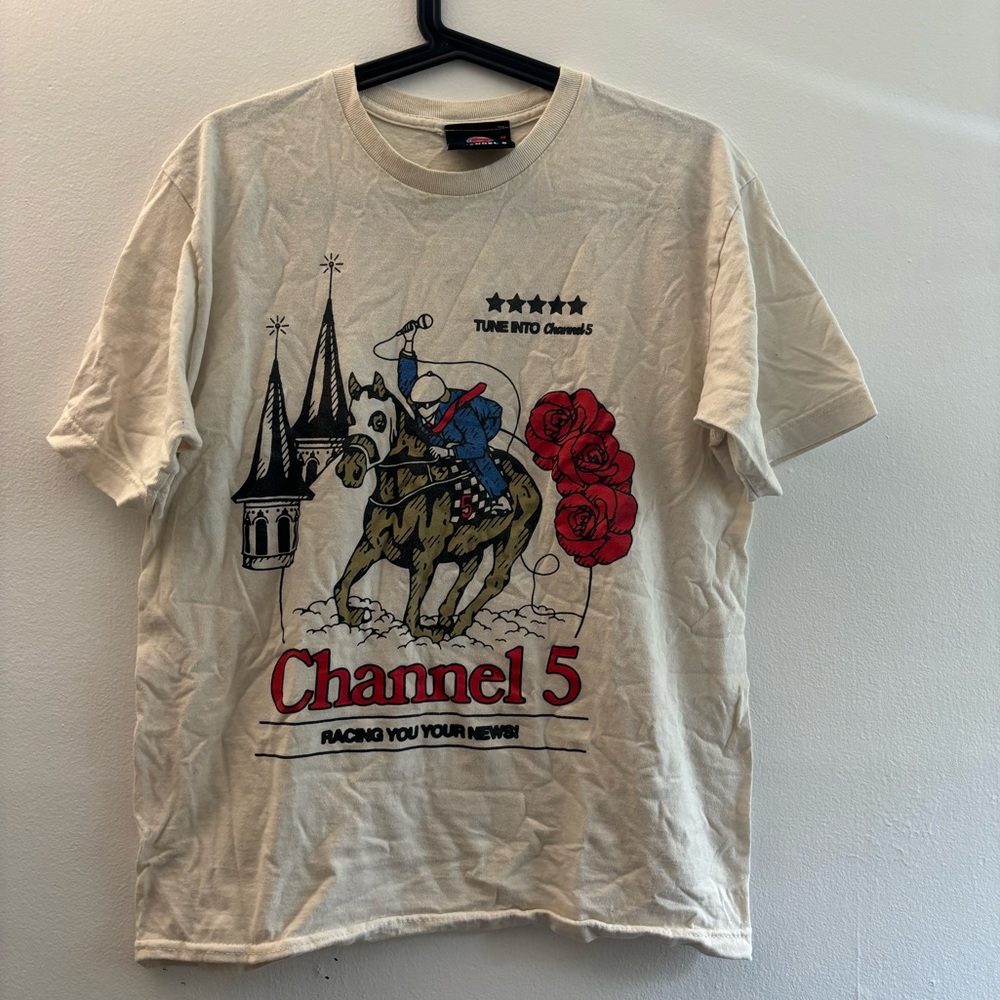 2000s Channel 5 horse race teeshirt